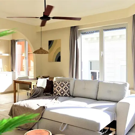 Downtown Spacious 2bdr 2 Holiday home *